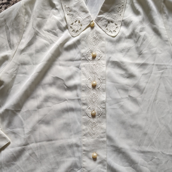 *SOLD* Vintage blouse - Picture 6 of 8